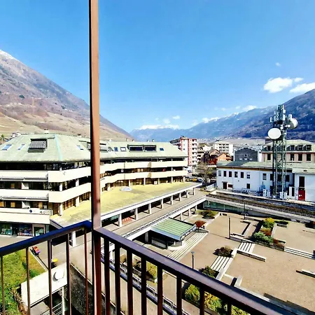 Passengers Stop - One Minute Trains Stations - Center Tirano